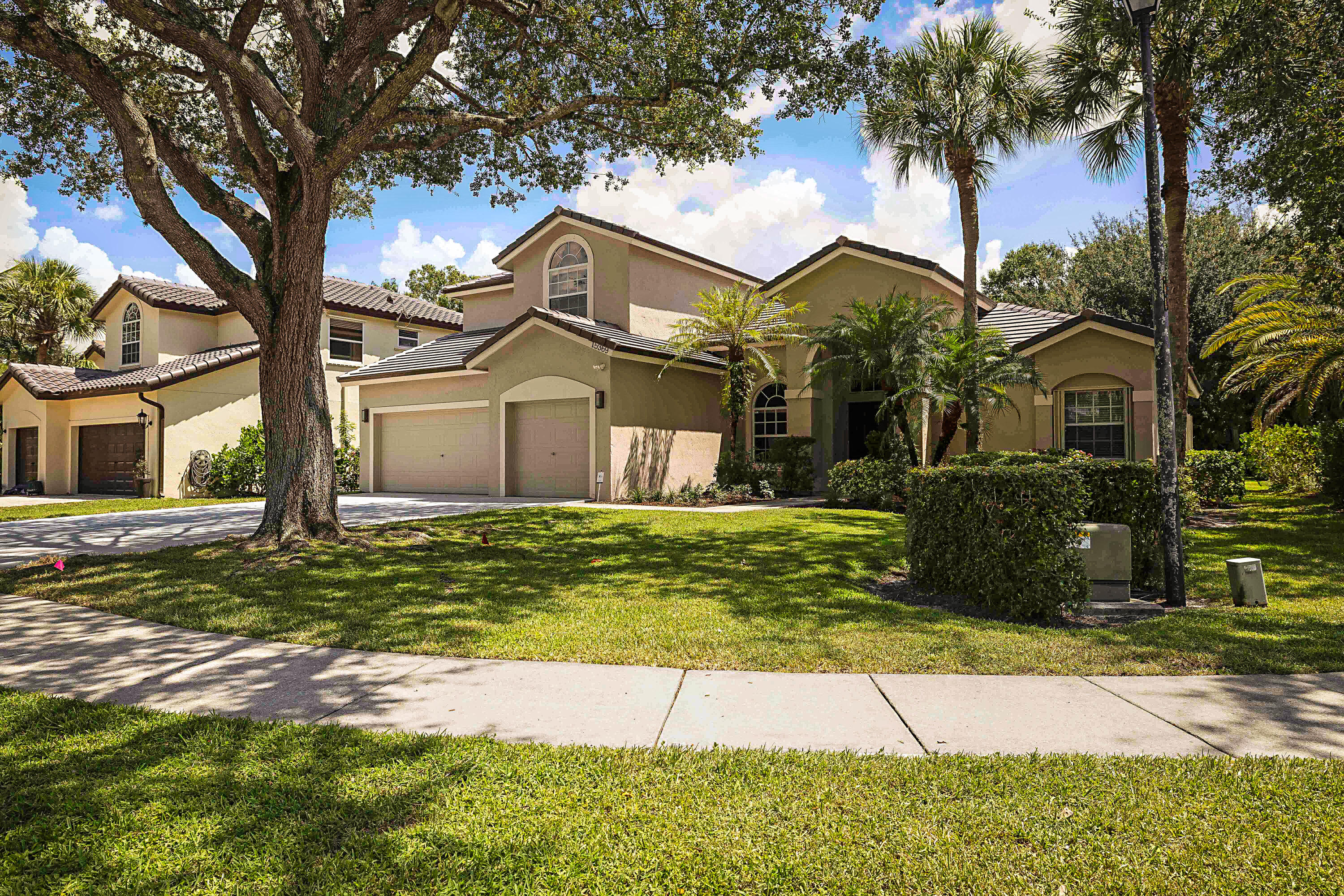 15369 Whispering Willow Drive — Photo 2