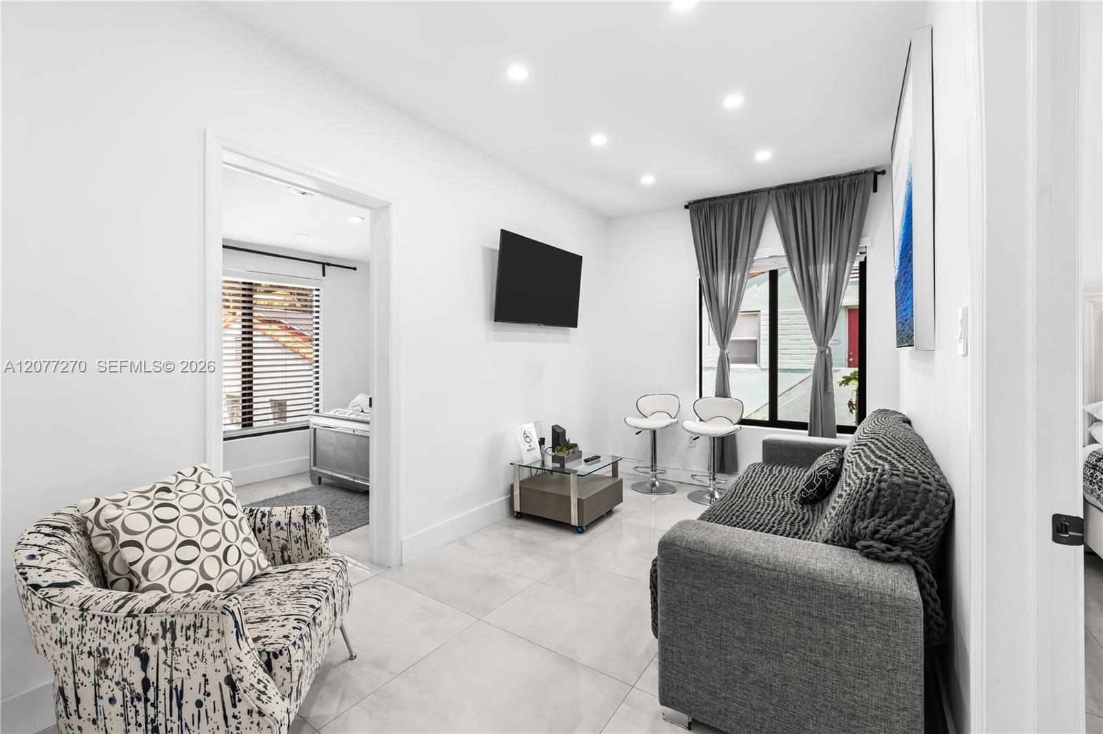 52 NE 47th St — Photo 3