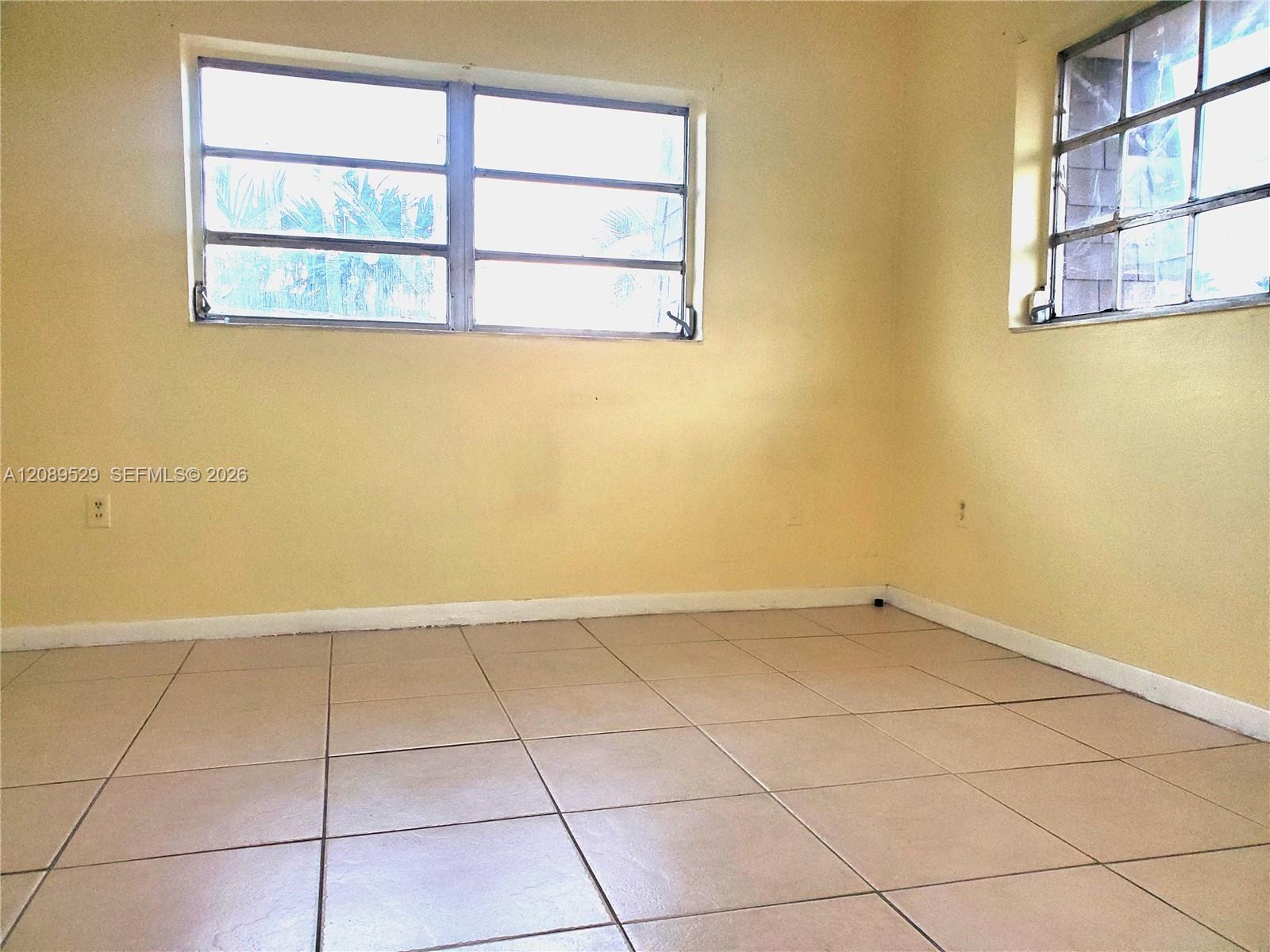 10904 SW 2nd St # 1R — Photo 4