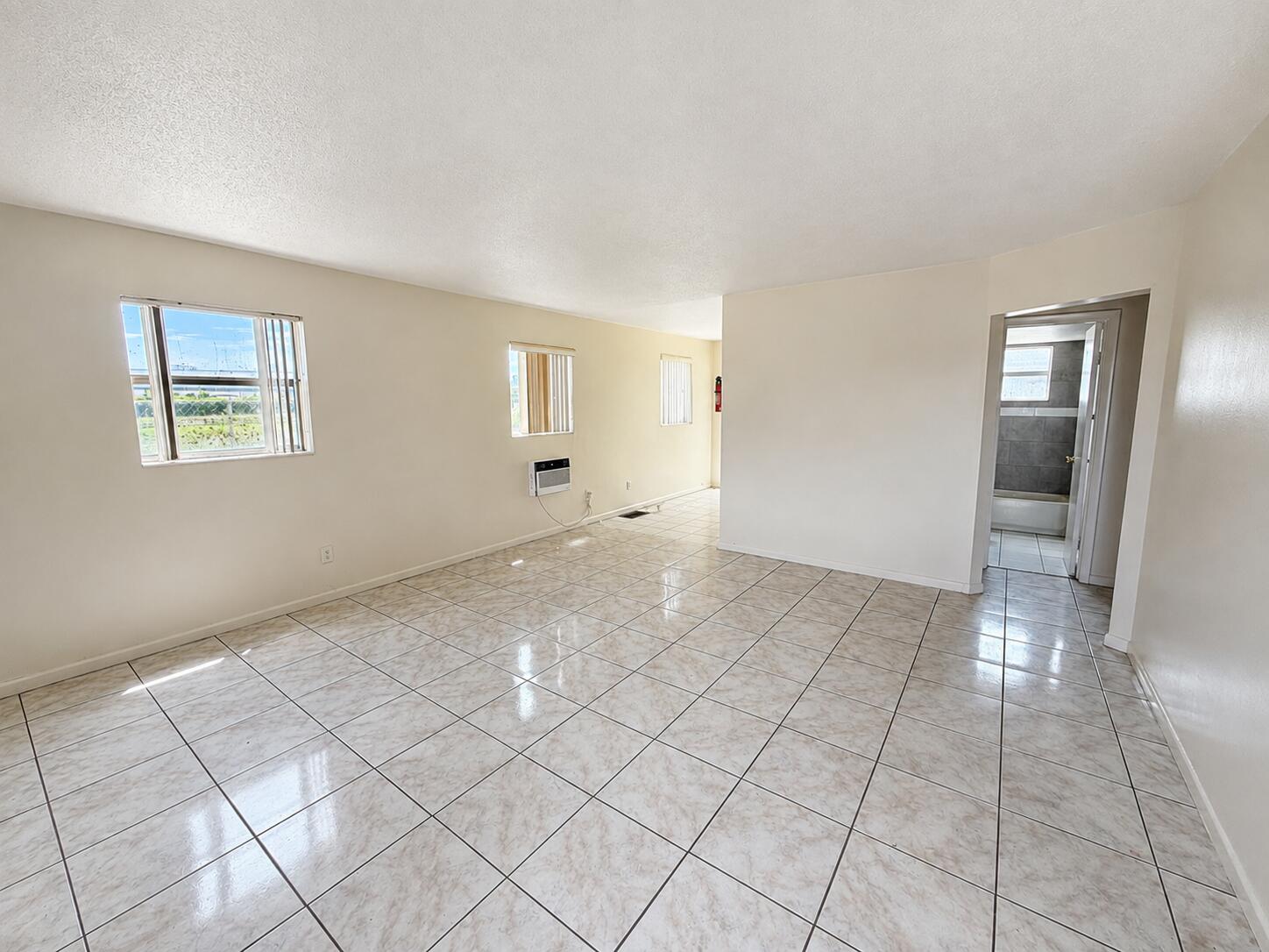 1521 W 21st Street # 6 — Photo 2