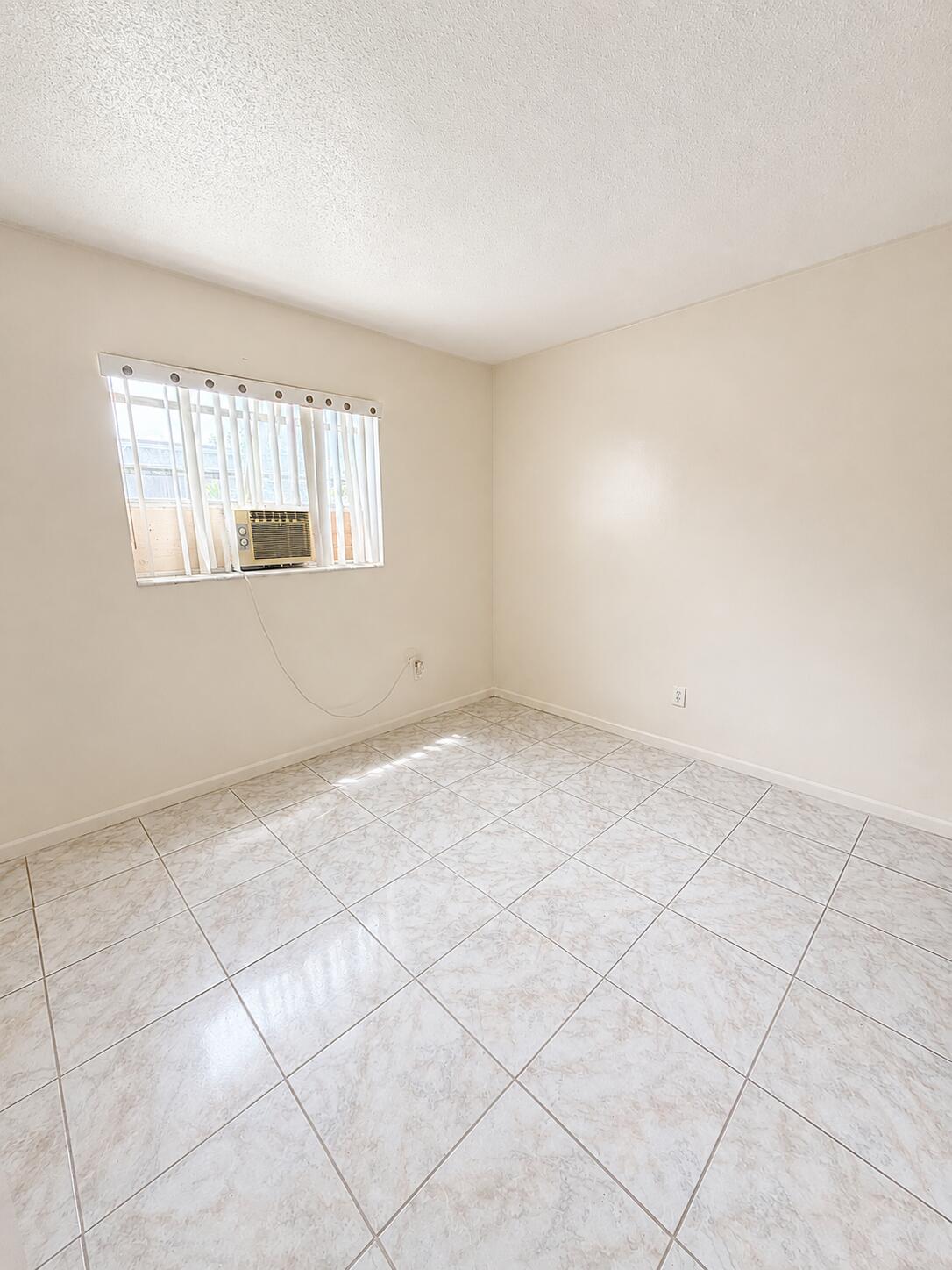 1521 W 21st Street # 6 — Photo 5