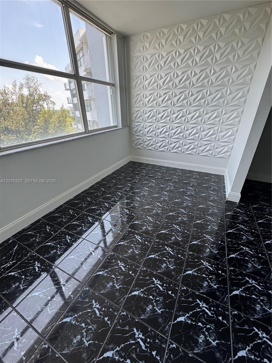 1300 NE Miami Gardens Dr # 803E — Photo 3