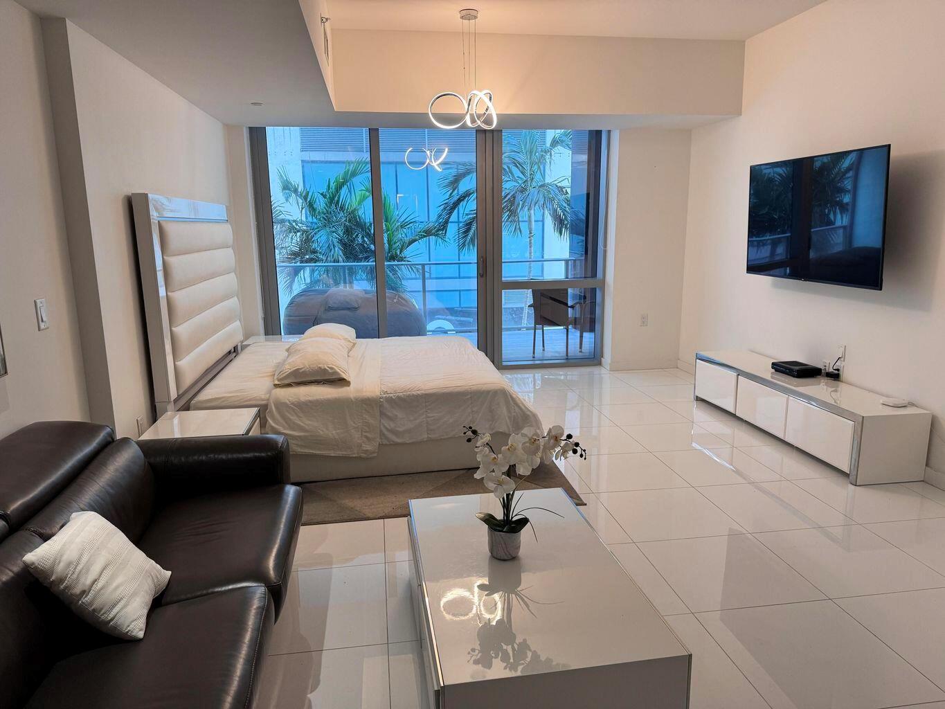 851 NE 1ST Avenue # 201, Miami FL 33132