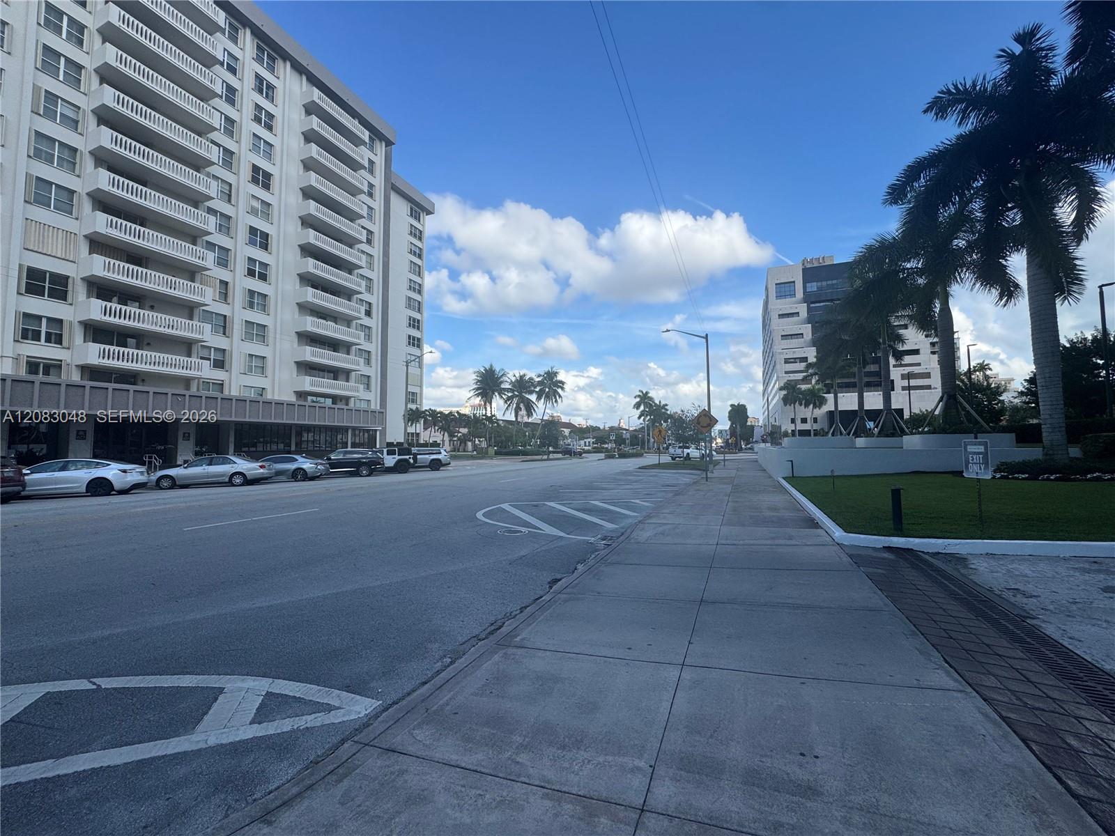 625 Biltmore Way # 1103 — Photo 3