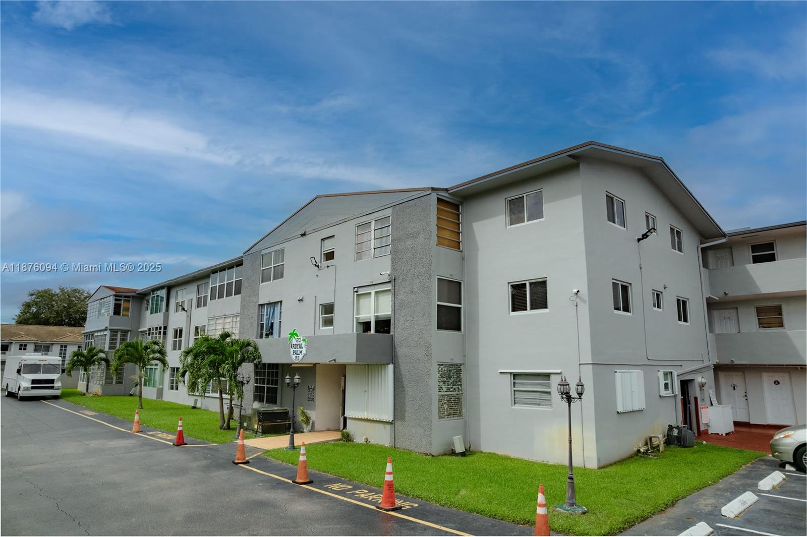 120 Royal Palm Rd # 315, Hialeah Gardens FL 33016