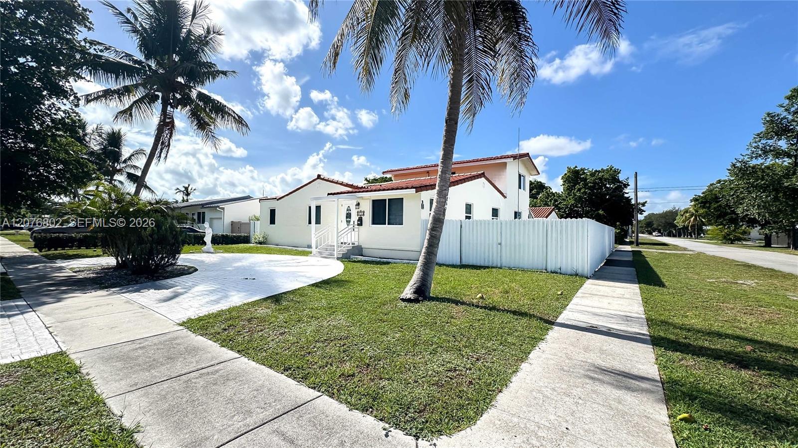 970 Plover Ave — Photo 3