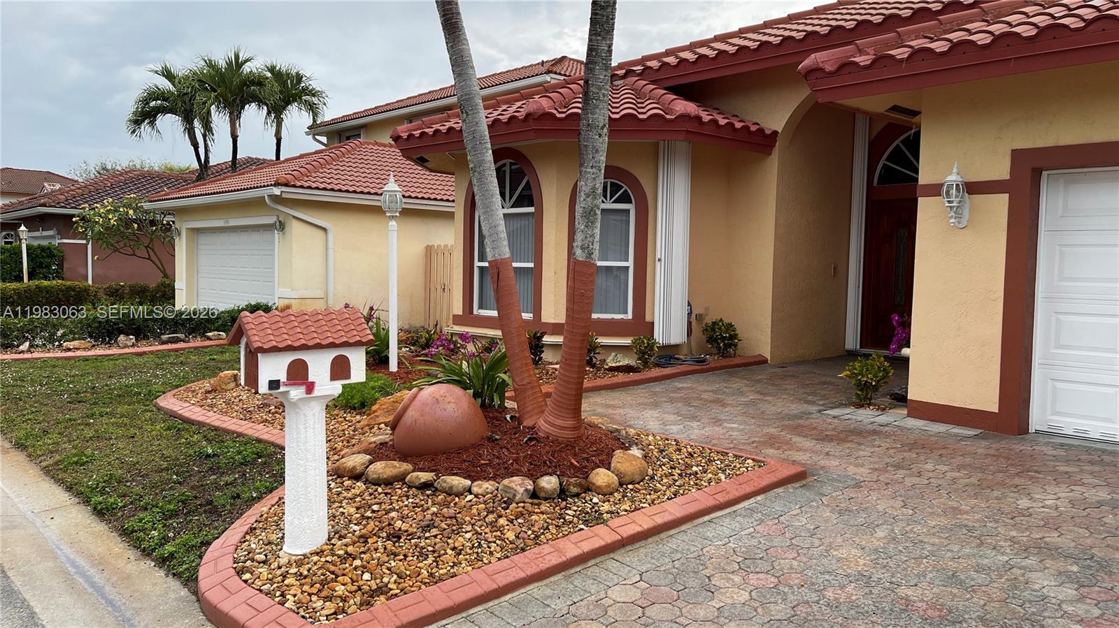 11581 SW 10th Ct — Photo 2