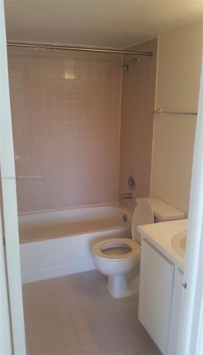 8260 SW 210th St # 309 — Photo 5