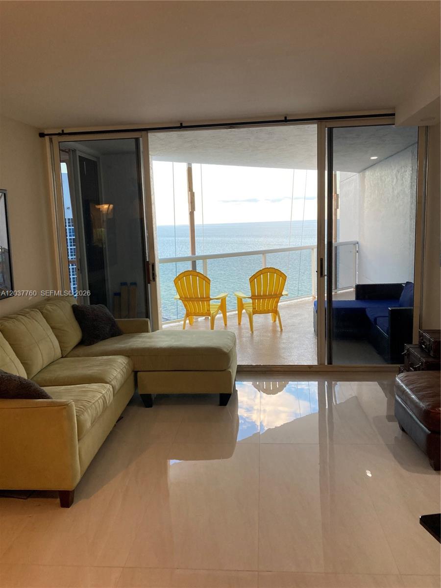 6767 Collins Ave # 1701, Miami Beach FL 33141