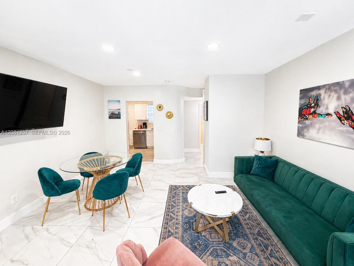 10000 E Bay Harbor Dr # 14 — Photo 3