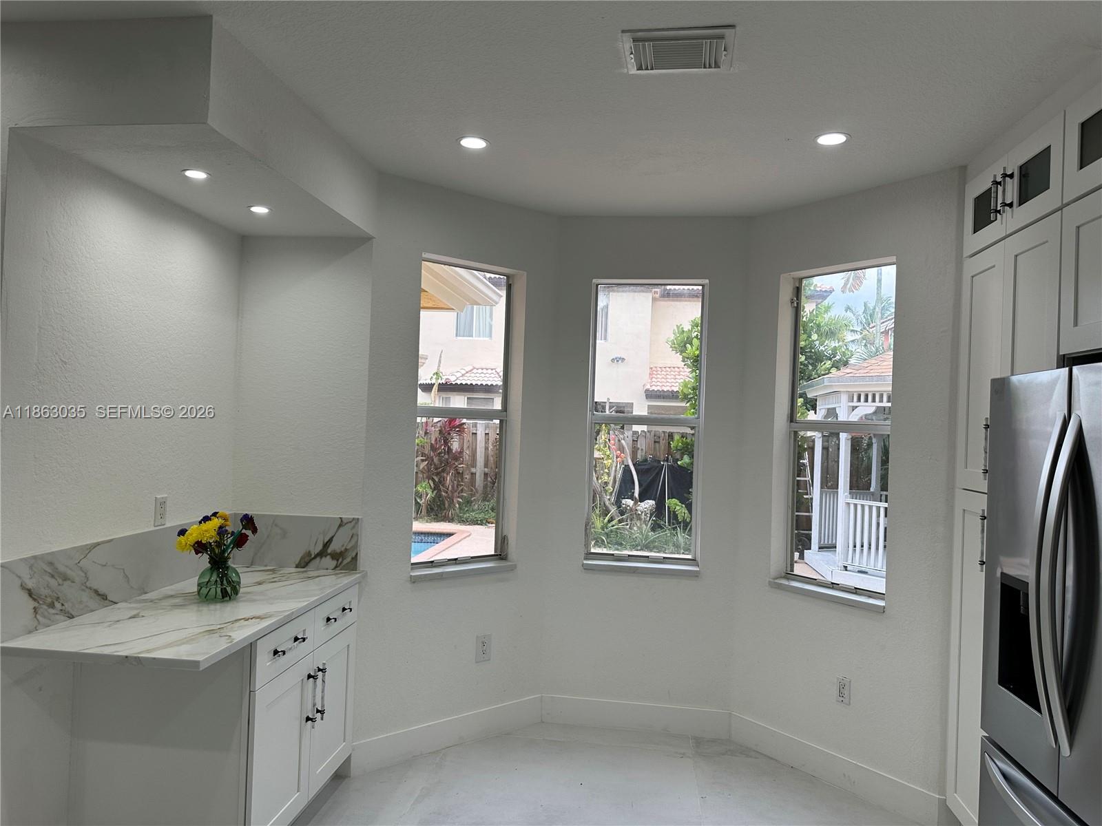 6049 SW 165th Ave — Photo 4