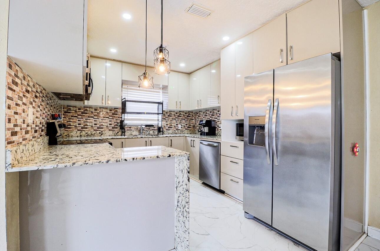 219 NE 6th Avenue, Boynton Beach FL 33435