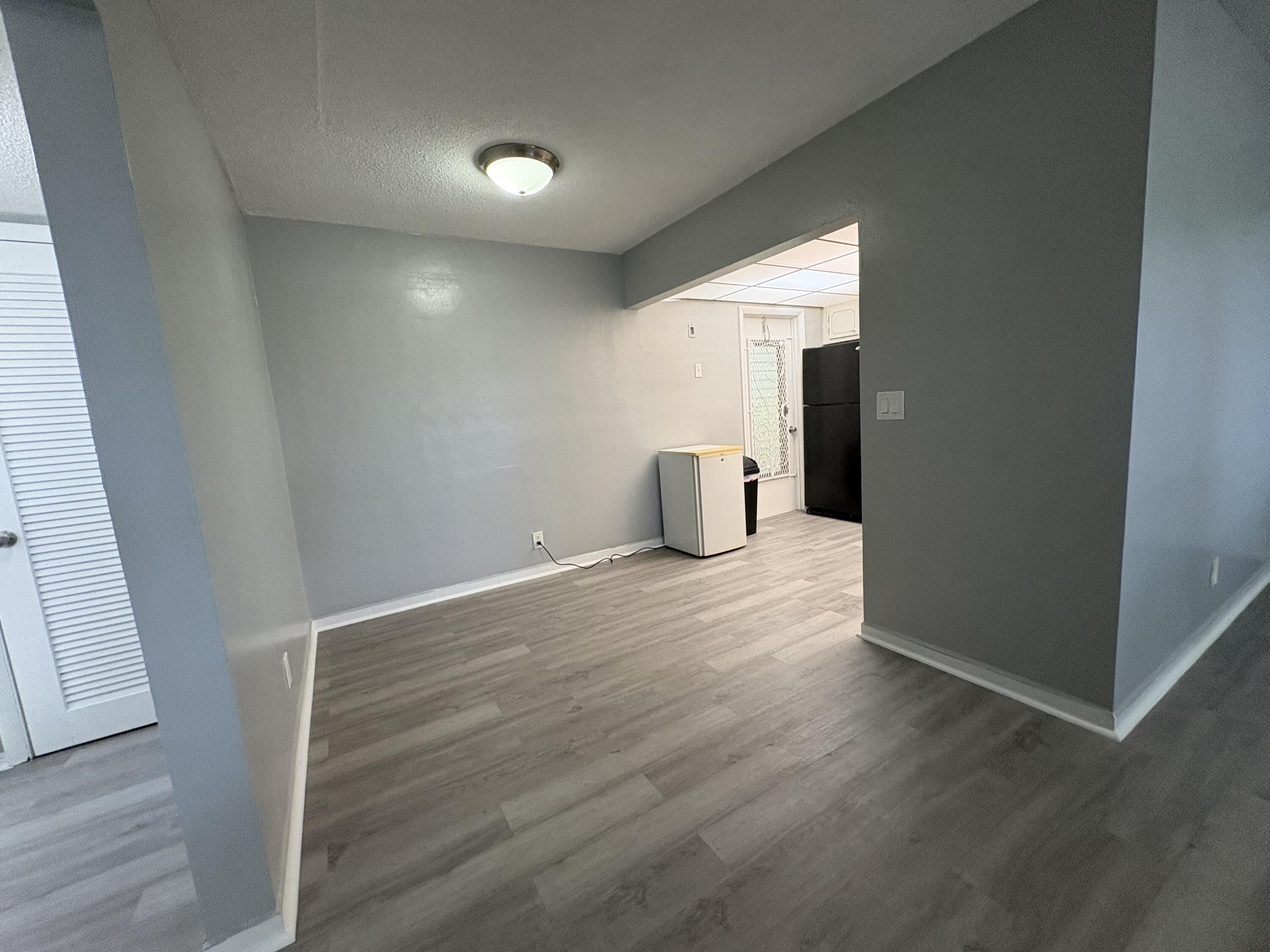 2031 DEWEY Street # 101 — Photo 2