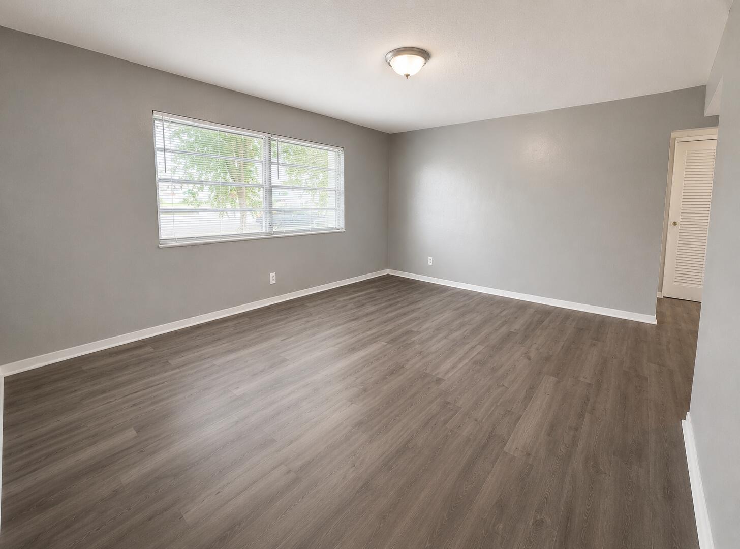 2031 DEWEY Street # 101 — Photo 5