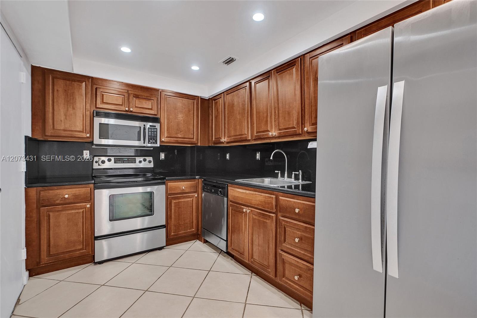 10350 W Bay Harbor Dr # 3G — Photo 4