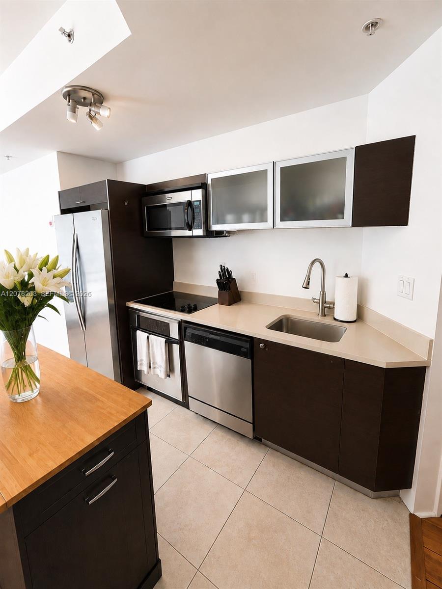 1900 N Bayshore Dr # 3005 — Photo 3