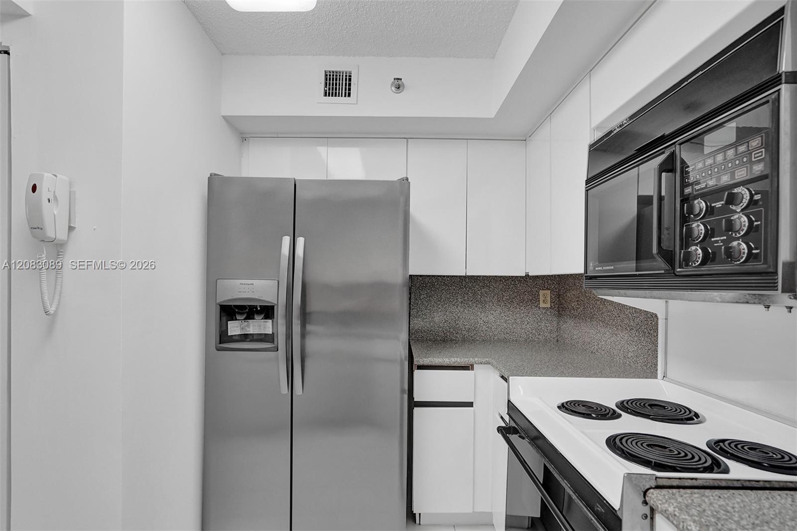 6767 Collins Ave # 307 — Photo 4
