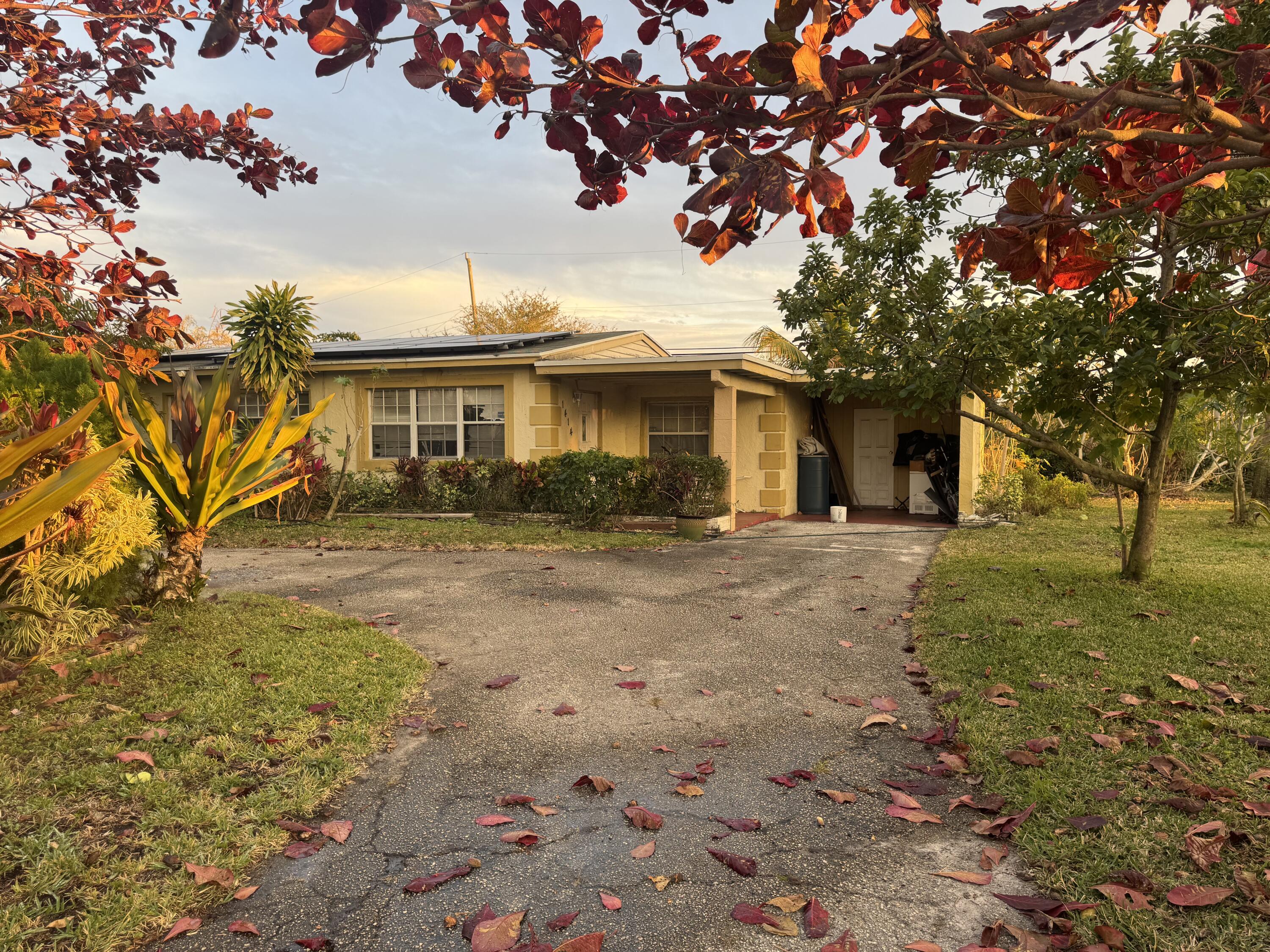1414 N Seacrest Boulevard, Boynton Beach FL 33435