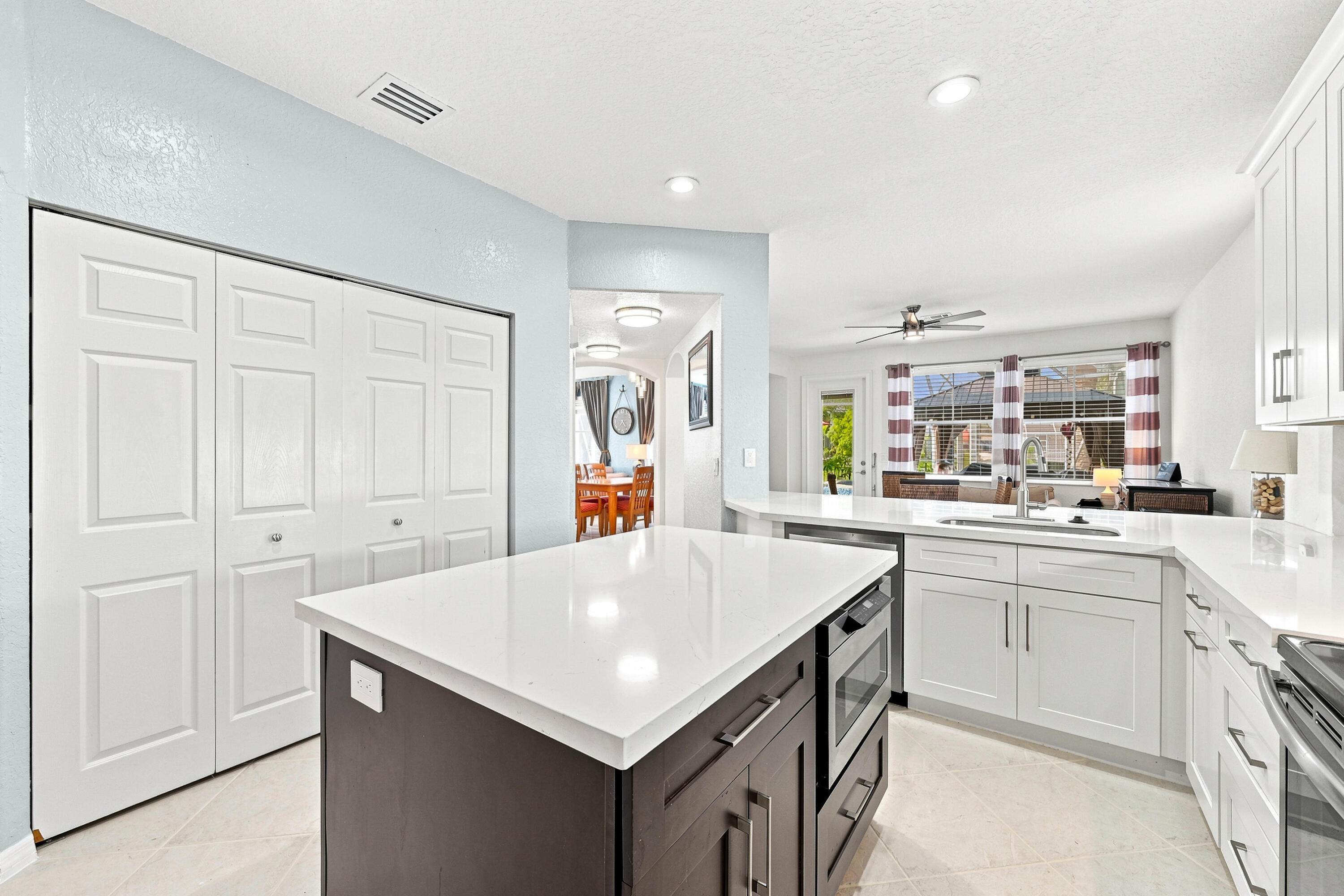 12115 NW 52nd Court — Photo 4