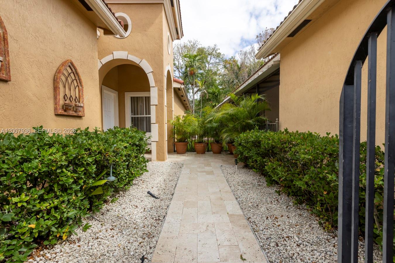 12159 NW 59th St — Photo 3