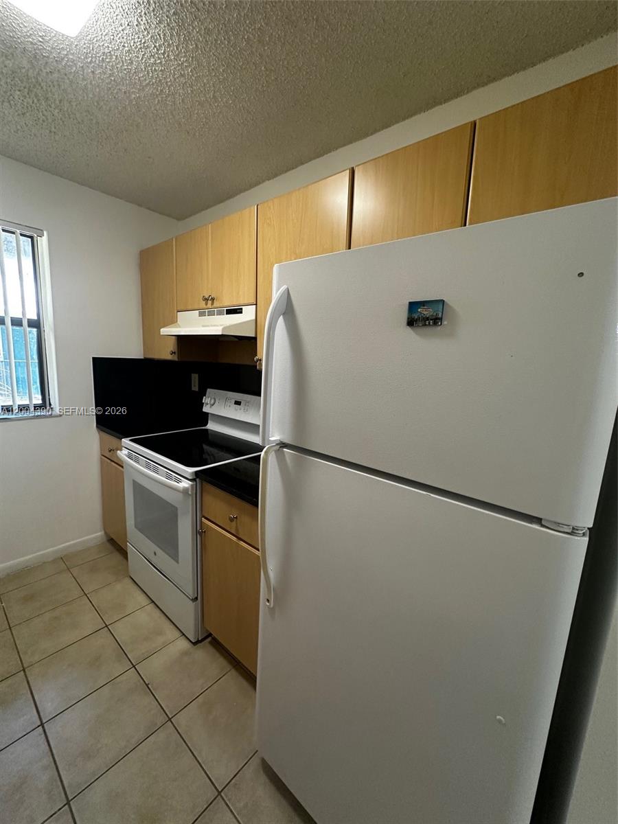 7220 NW 179th St # 201, Hialeah FL 33015