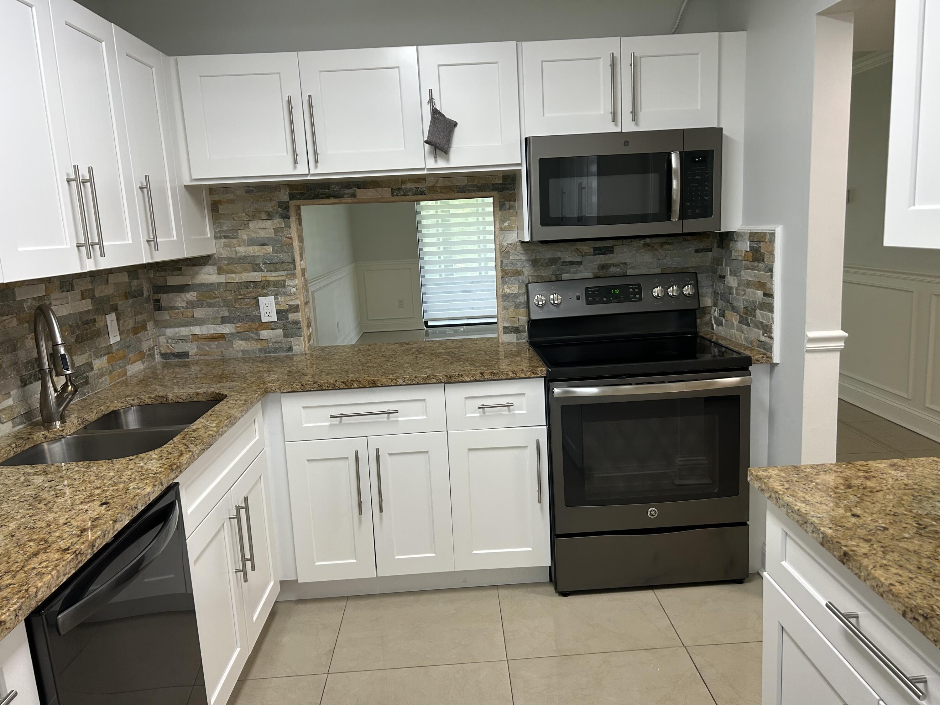 140 Lake Nancy Lane # 115, West Palm Beach FL 33411