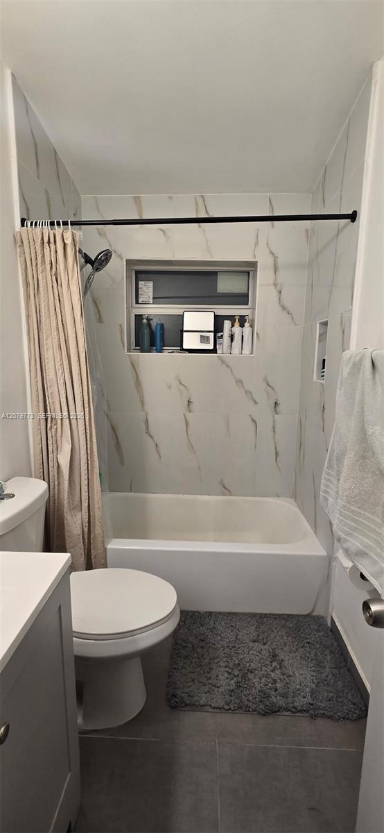 916 SW 24th Ave # 0 — Photo 4