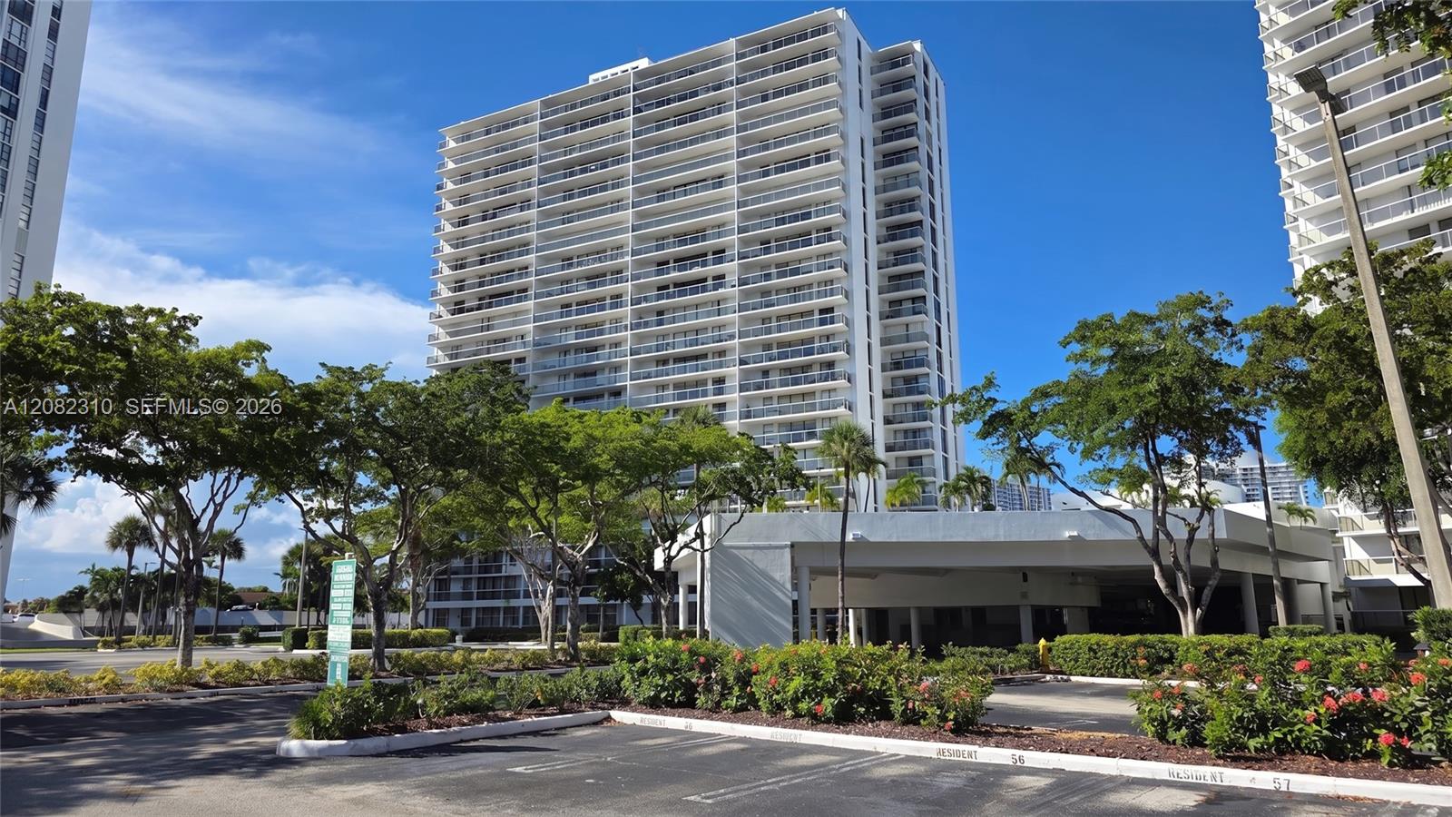 3701 N Country Club Dr # 701 — Photo 2