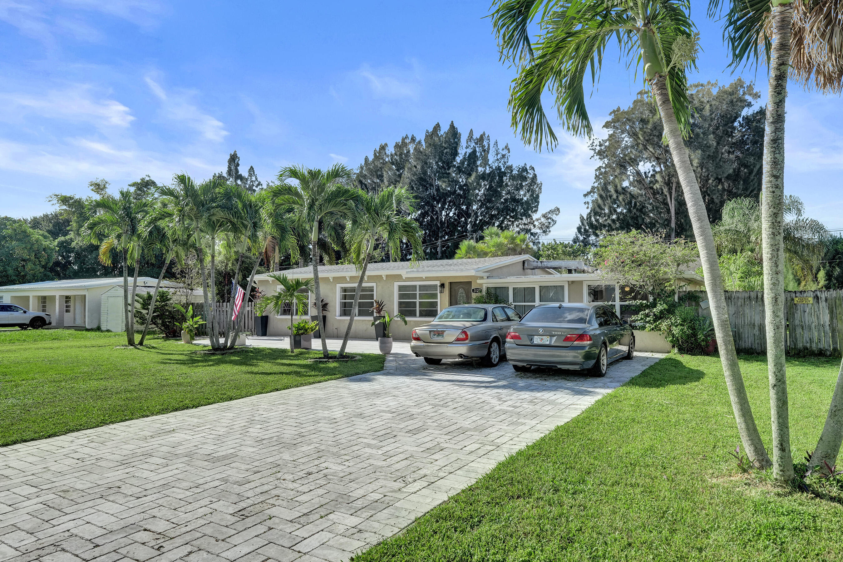 3127 Carol Avenue — Photo 5