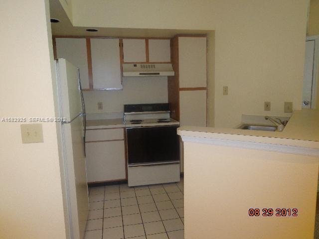 12620 VISTA ISLES Drive # 1025 — Photo 4