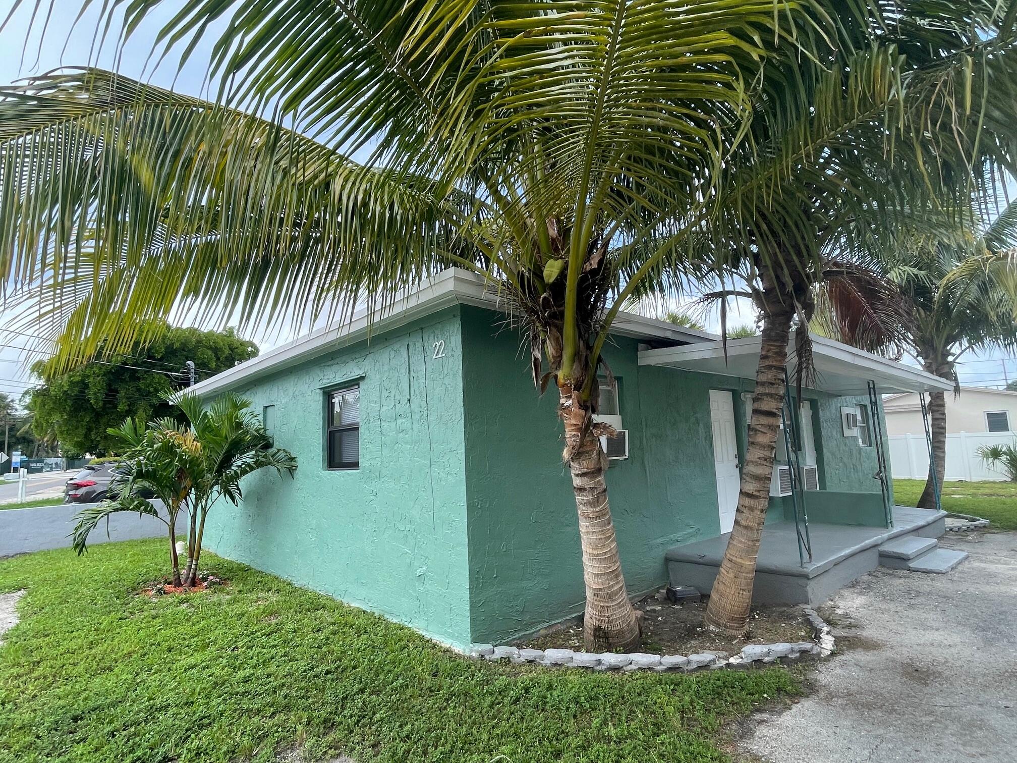 22 NW 8th Avenue, Dania Beach FL 33004
