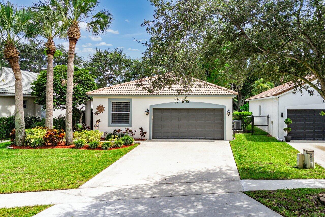 196 Seminole Lakes Drive, Royal Palm Beach FL 33411