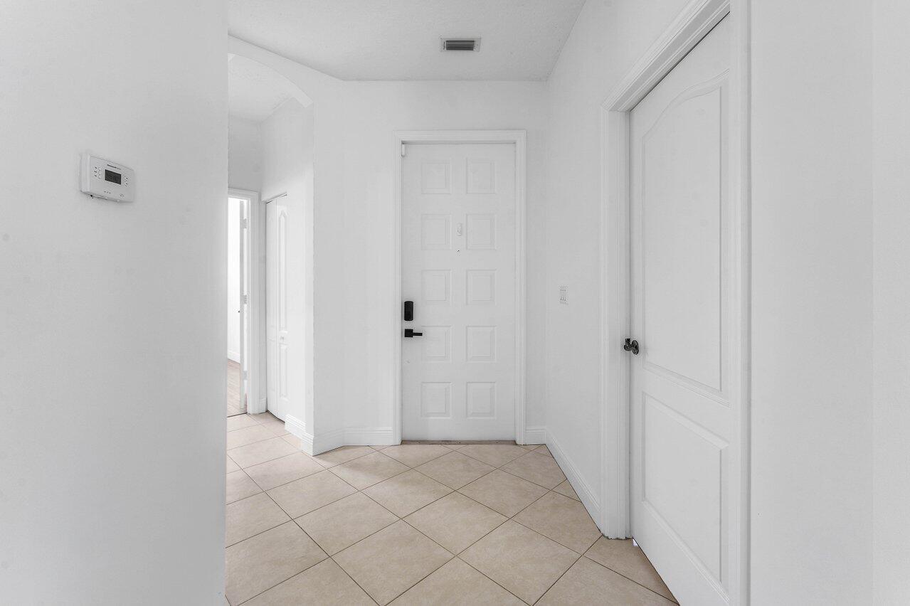 196 Seminole Lakes Drive — Photo 4