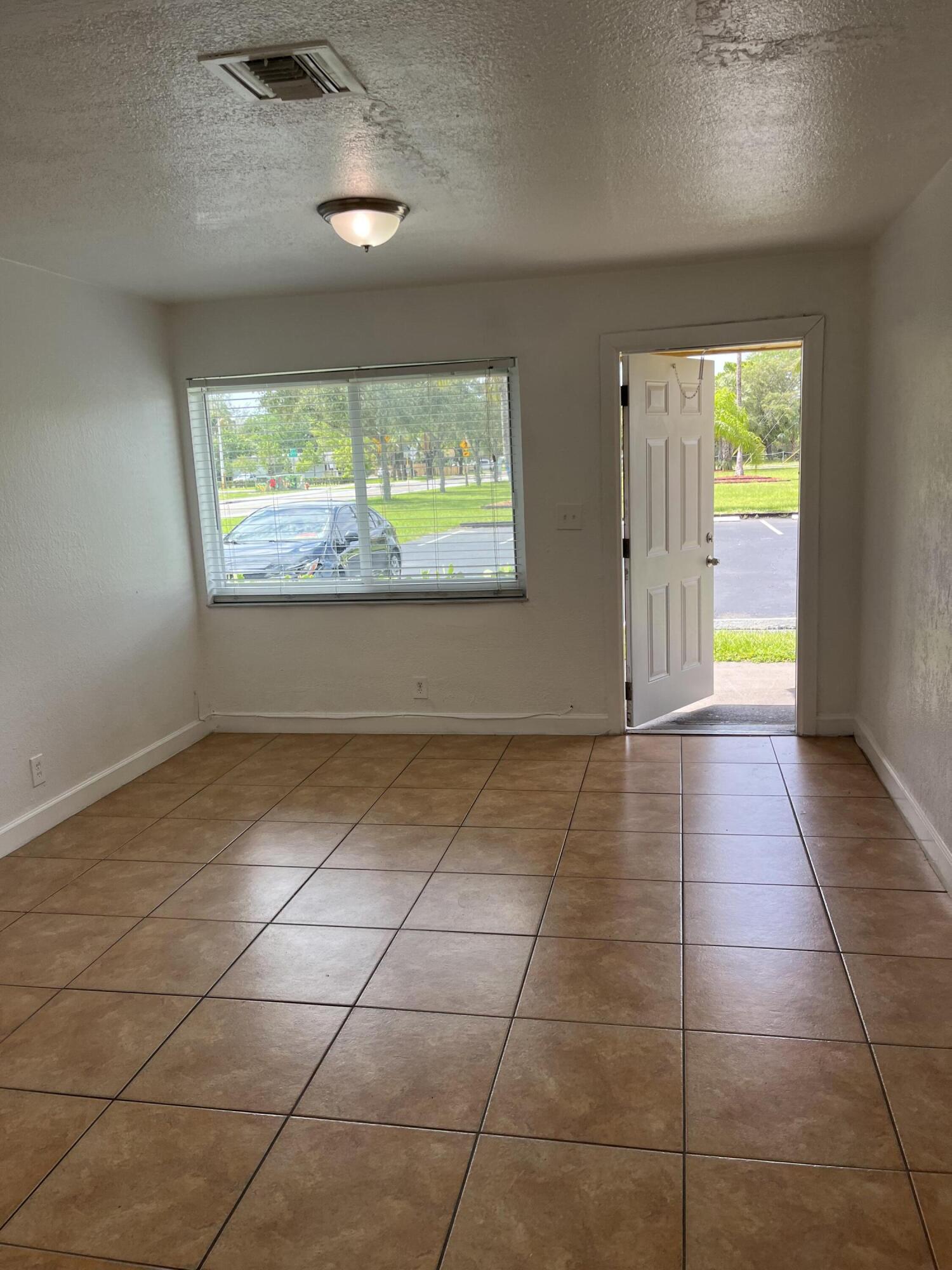 610 NW 7th Avenue — Photo 2