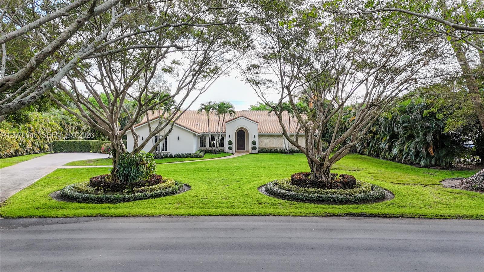 8134 Twin Lake Dr, Boca Raton FL 33496