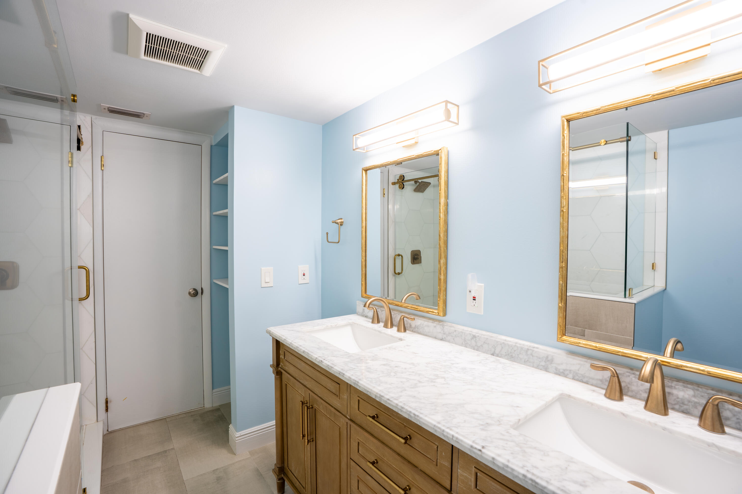 17 SE 8TH Terrace — Photo 3