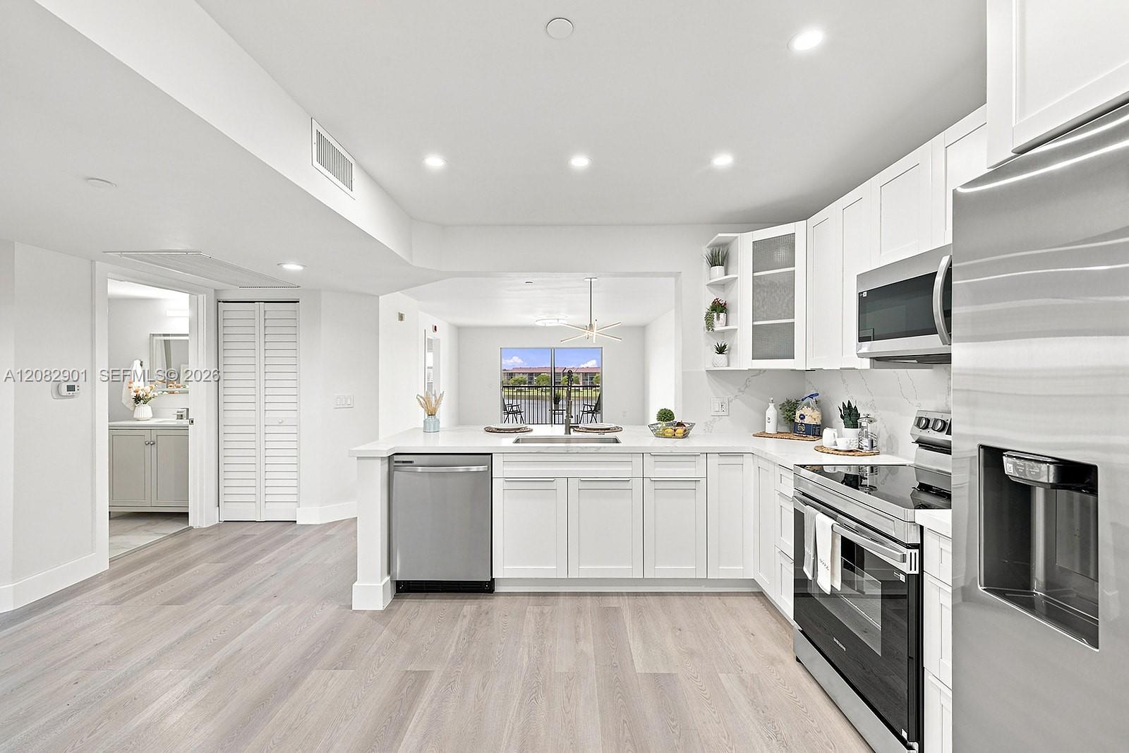 550 SW 138th Ave # 402K — Photo 3