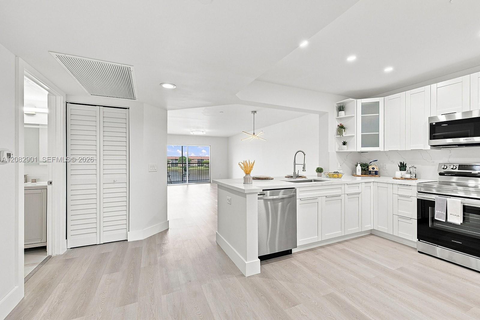 550 SW 138th Ave # 402K — Photo 4