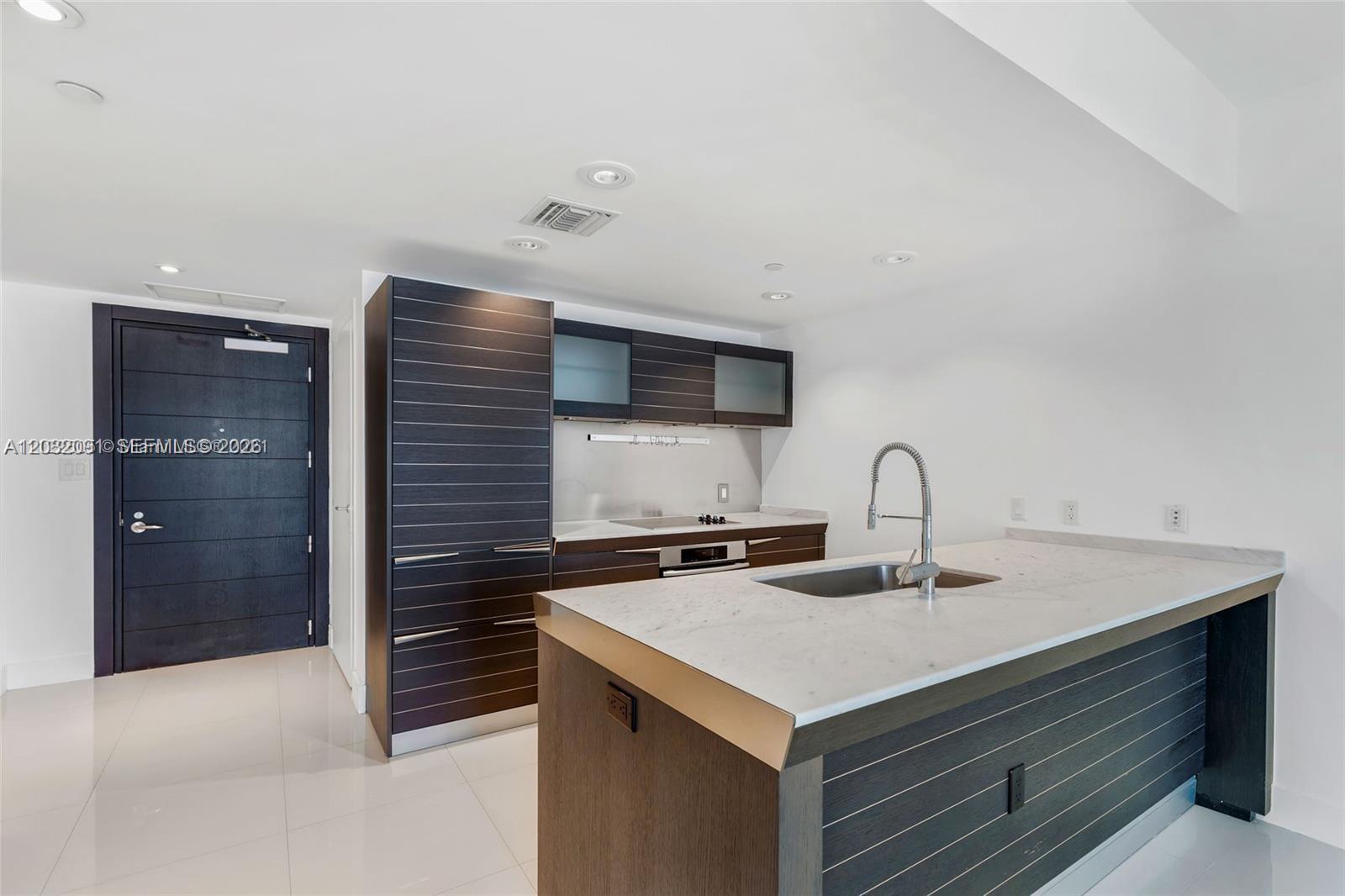 200 Biscayne Boulevard Way # 3713, Miami FL 33131