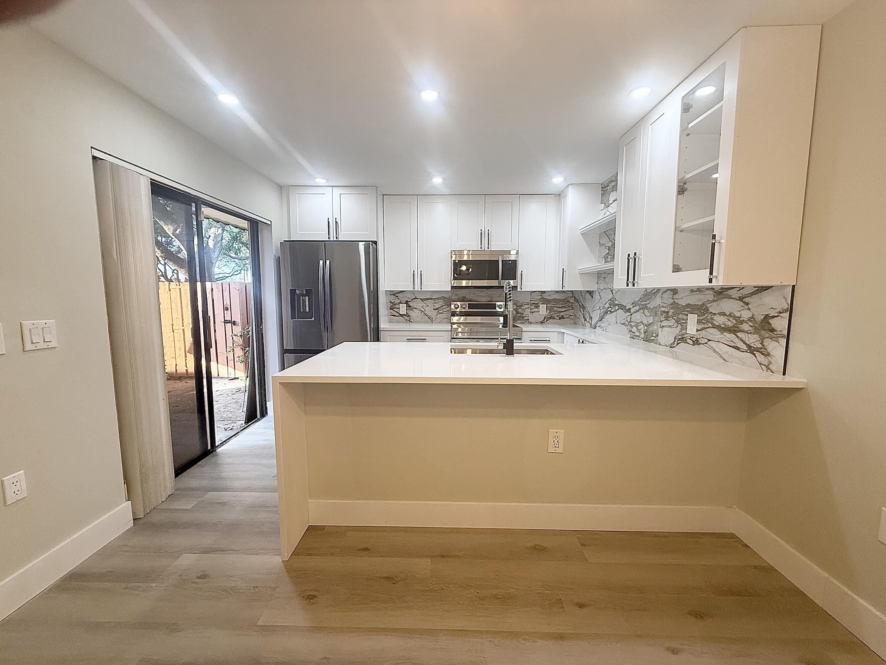 205 Charter Way, West Palm Beach FL 33407