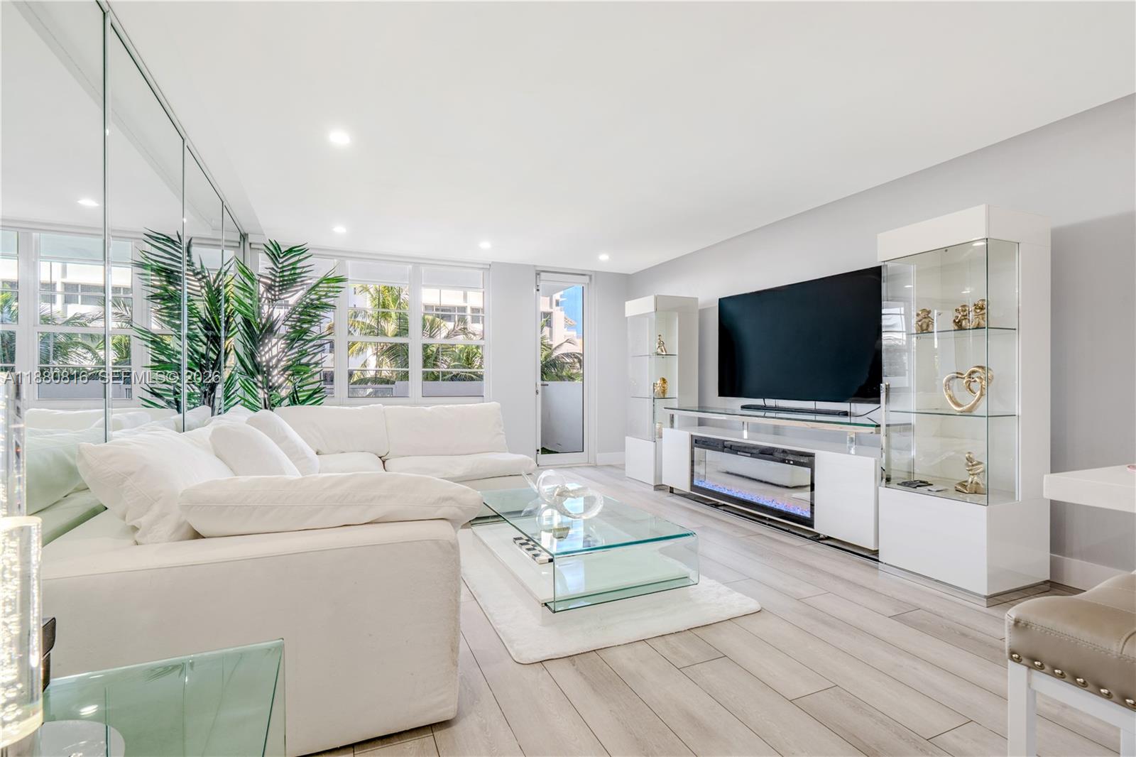 100 Lincoln Rd # 323, Miami Beach FL 33139