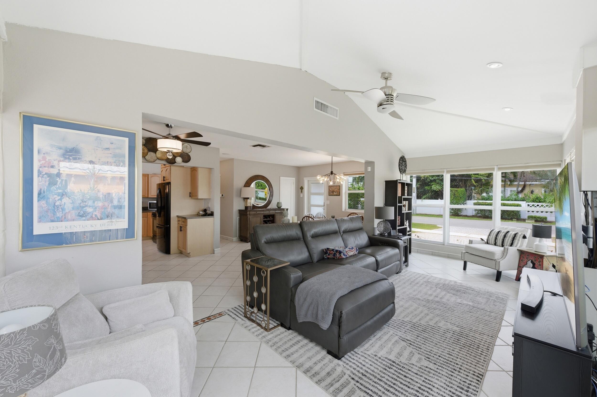 1421 SW 20 Street — Photo 5