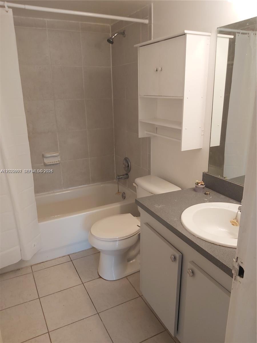 8370 Sands Point Blvd # H306 — Photo 5