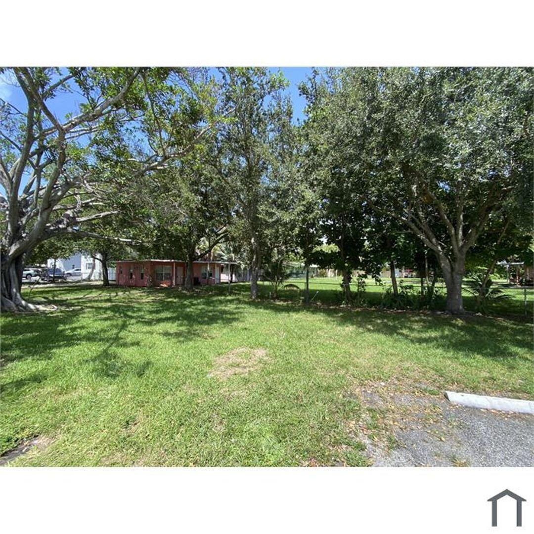1822 N Dixie Highway # 5 — Photo 2