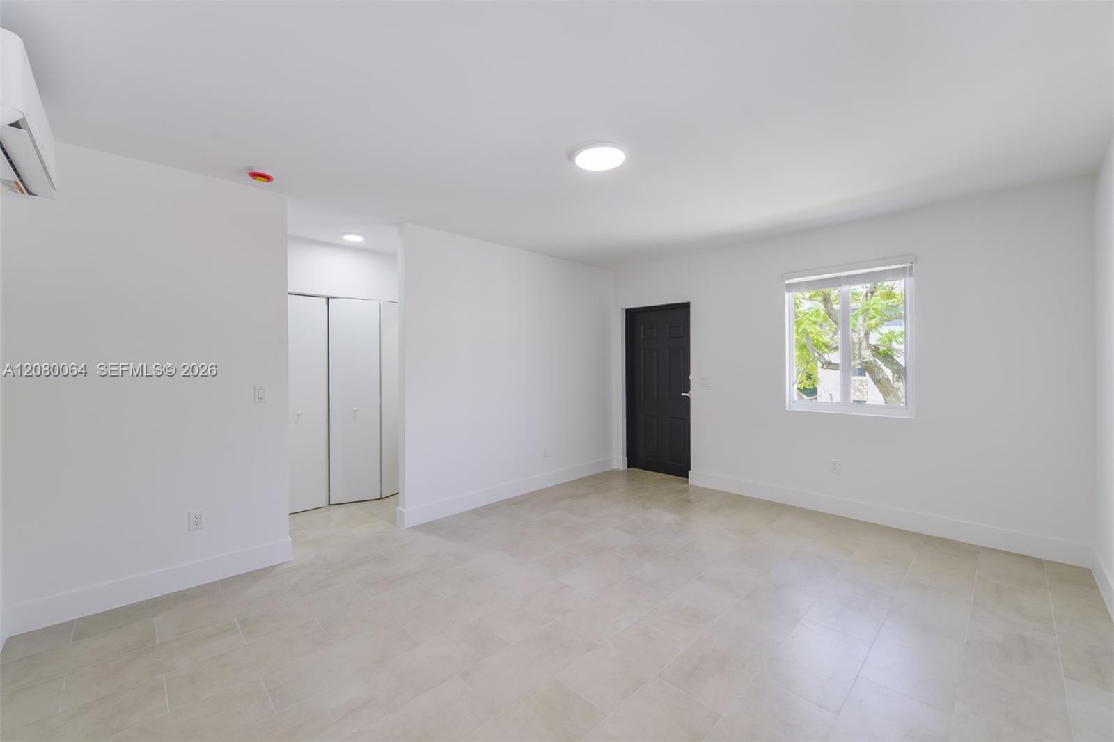 505 SW 7th Ct # 5 — Photo 3