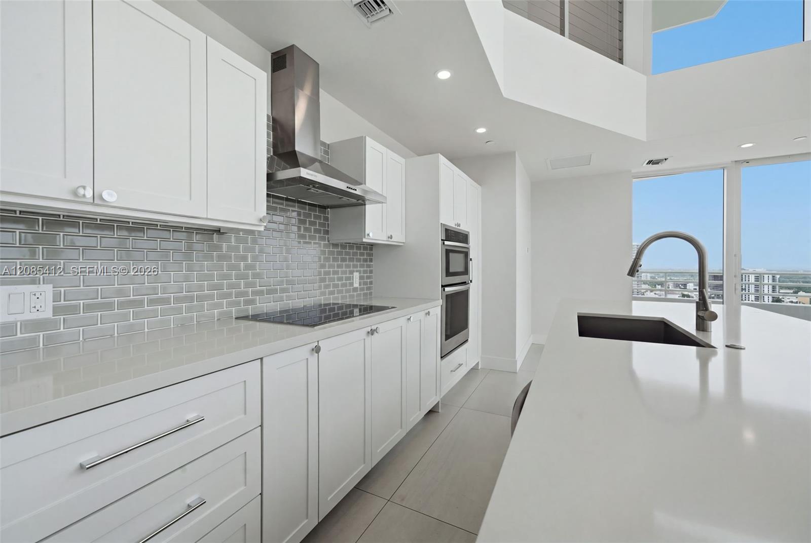 555 NE 34th St # PH4 — Photo 5