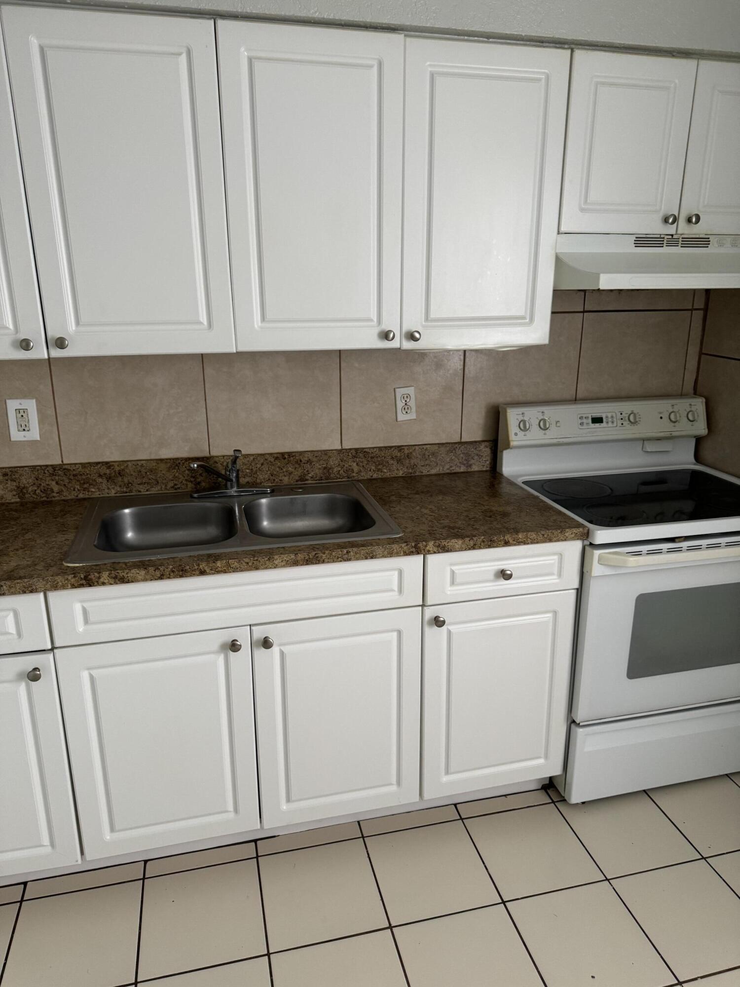 4231 NW 31ST Avenue # 1 — Photo 4