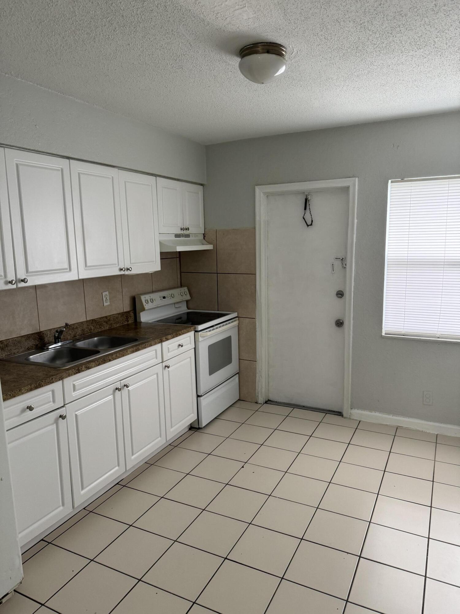 4231 NW 31ST Avenue # 1 — Photo 3