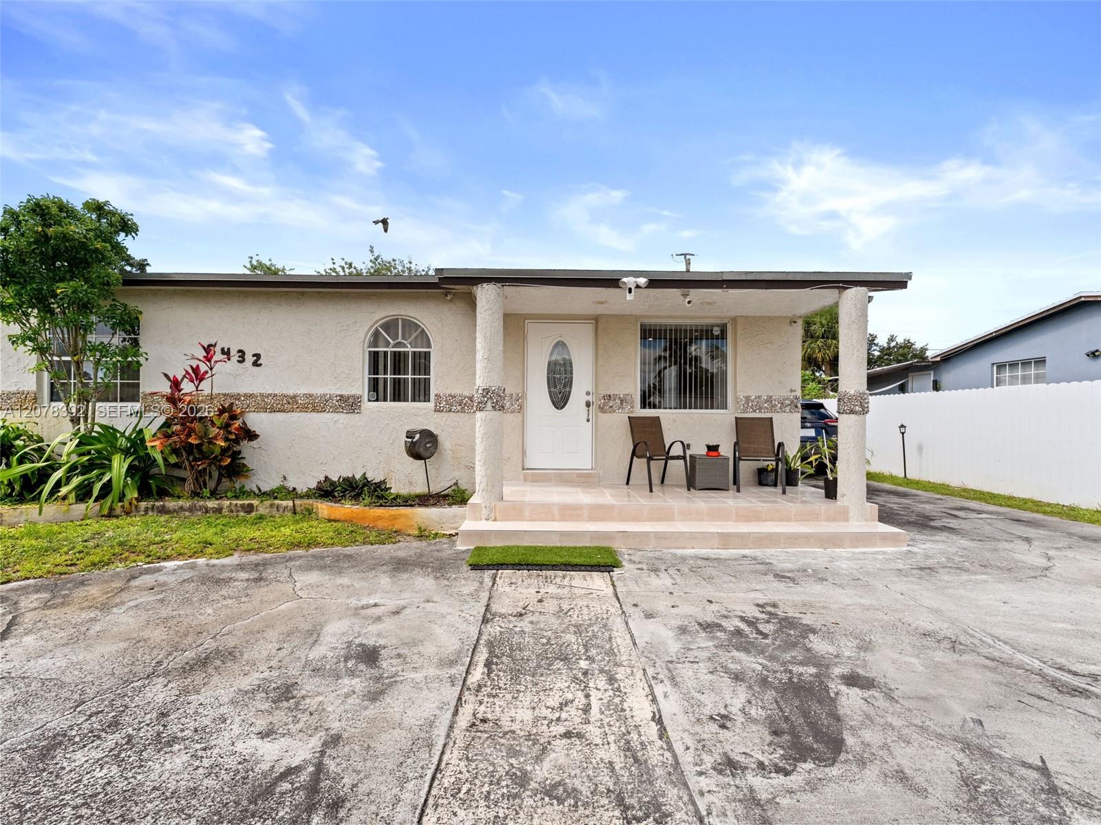 6432 Perry St — Photo 2