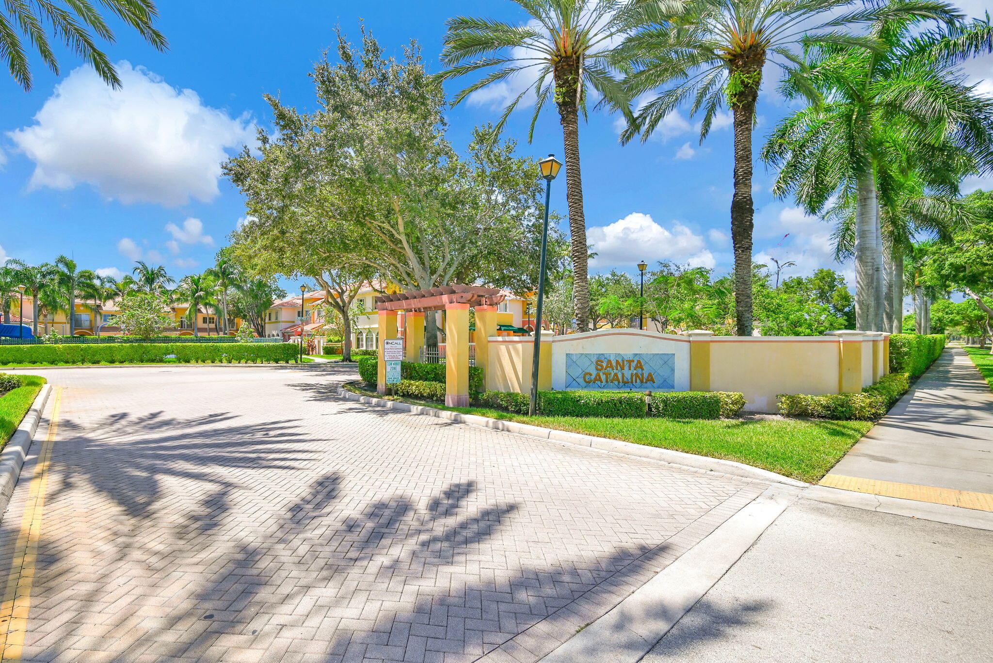 603 W SANTA CATALINA Circle # 603 — Photo 4